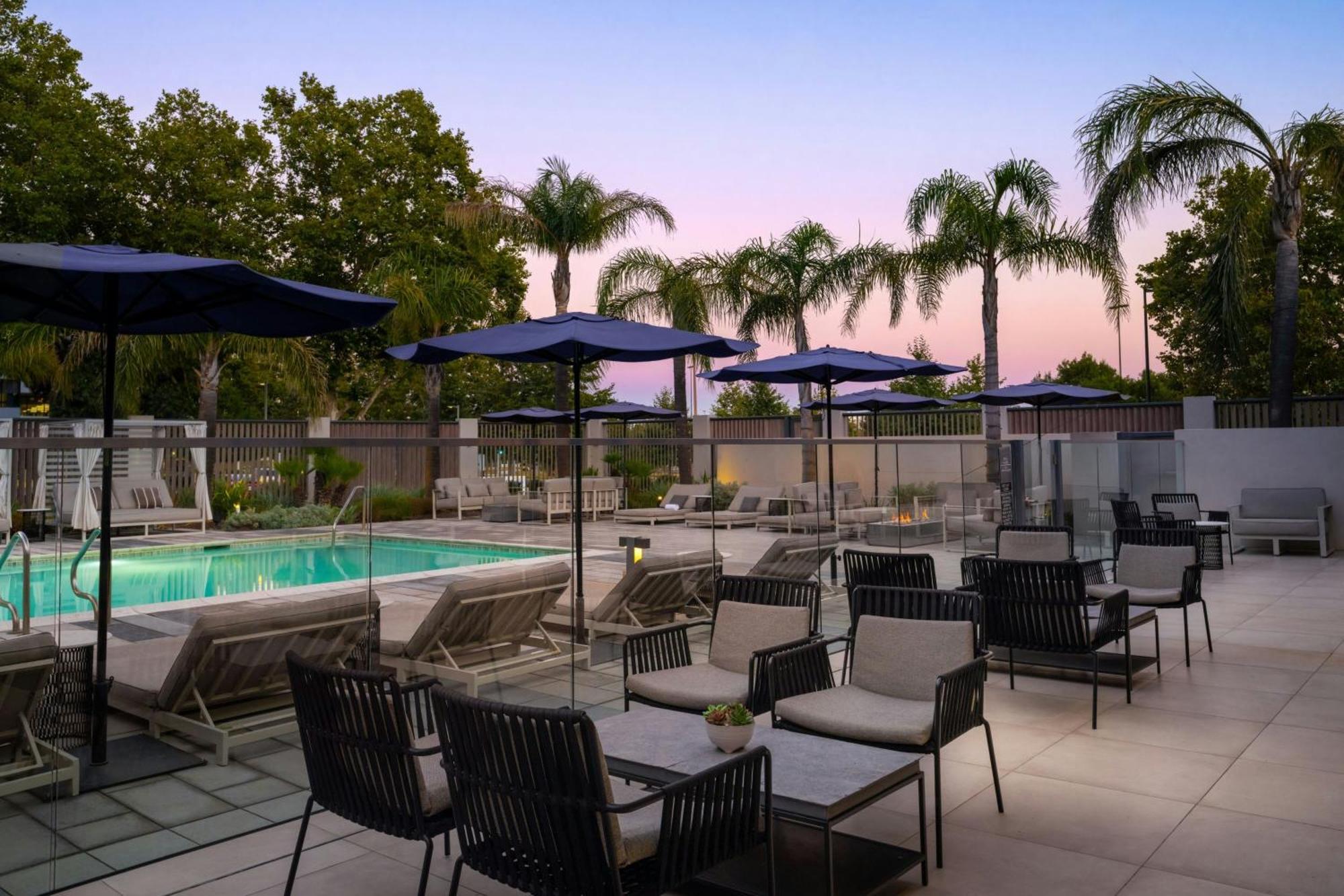 Ac Hotel By Marriott Pleasanton Εξωτερικό φωτογραφία